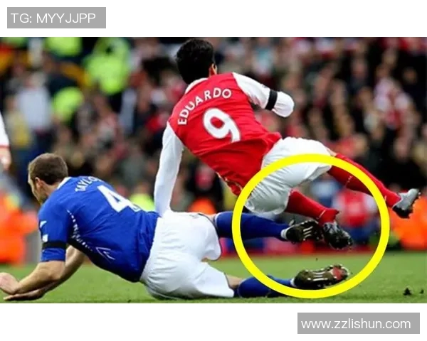 足球明星化身普通人街头遭遇趣事引发热议与粉丝互动的真实瞬间