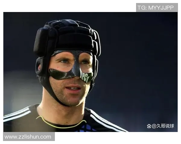 足球明星佩戴面具的原因探秘与背后故事解析