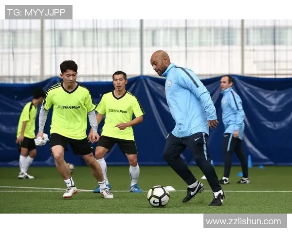 足球明星出笼背后的故事与他们的成长之路揭秘